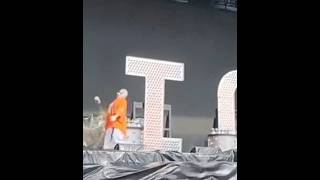 ICP  VIOLENT J  hits himself in face with a faygo Insane Clown Posse