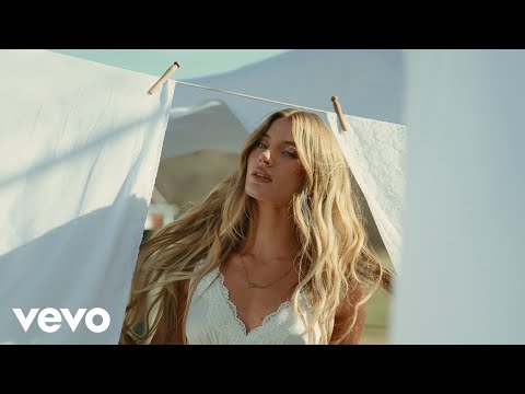 Bellah Mae - Love Me Less (Official Music Video)