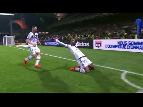 Höjdpunkter: Lacazettes hattrick i derbyt - TV4 Sport