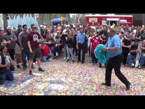 2017 QCSB Serenade - Aqua String Band - Lookin' Out My Back Door / Heatmeiser