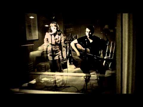 College 11: When Love Comes Around - Video Musical