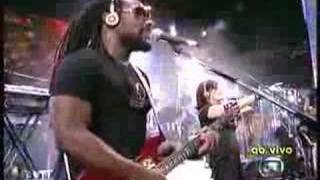 Tem gente que não gosta de babado novo.