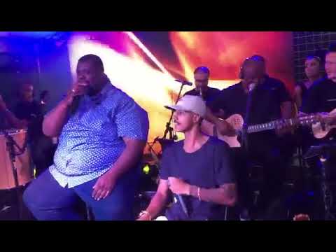 Mc Livinho e Péricles ao vivo 🎶🎶🎧