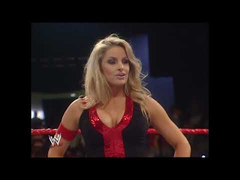 WWE Raw - Trish Stratus vs. Mickie James - Women's Championship