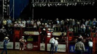 preview picture of video 'Rodeio Colorado - Final em Touros 2009 - 02'