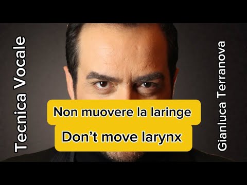 Don’t move larynx before say the vowels! (Sub Spanish/english)