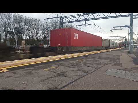 Freightliner 66516 at Shenfield (11/01/23)