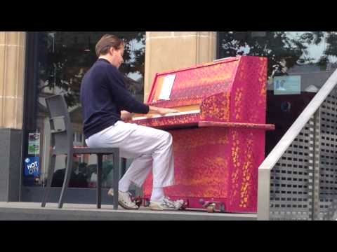 Luxemburgo, Place Guillaume II-Play me - I'm yours.