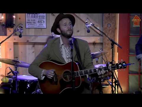 The Alternate Routes -  Carry Me Home (Live at Daryl's House)