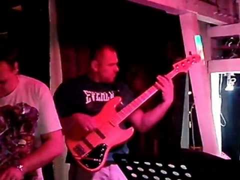 Zile u akciji, 2. deo - Red shoes