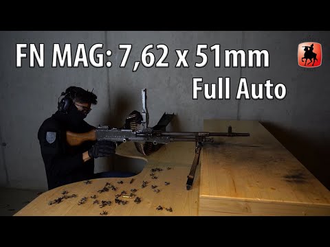 Maschinengewehr + Patronengurt: FN MAG Review + Testschießen