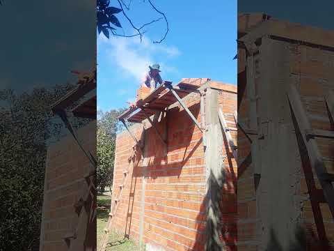 mas uma parte da construção de igreja pentecostal do filho de Deus em ponta de pedras. marajó
