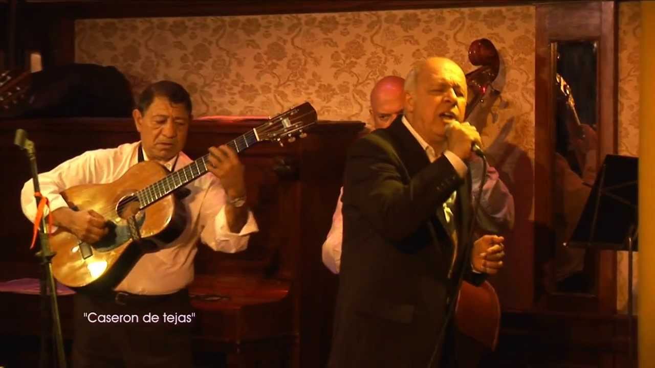 Tango: "Caseron de tejas", Cantor: Roberto Vacca
