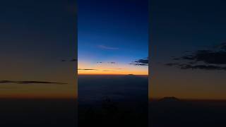 Download lagu pesona golden sunrise dari gunung sumbing via Kaliangkrik magelang #trending #shortsfeed #magelang mp3
