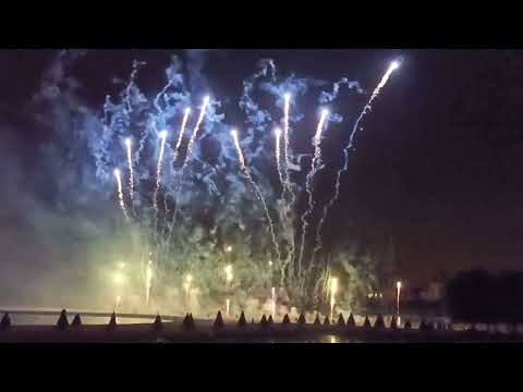 Feu d'artifice de la Saint Louis đ Fontainebleau đ 29 aoĂ»t 2022