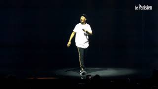 Soprano chante « À La Vie À L&#39;amour » en concert au Zénith d&#39;Amiens