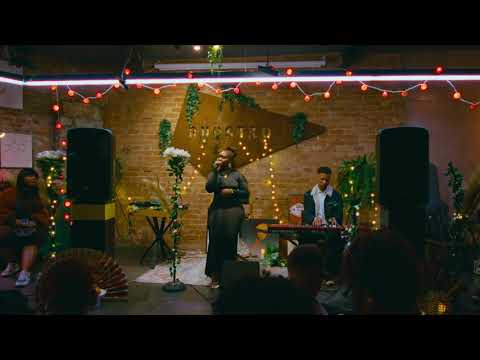 Lizzie Berchie : Clwb Orange Acoustic Nights Live