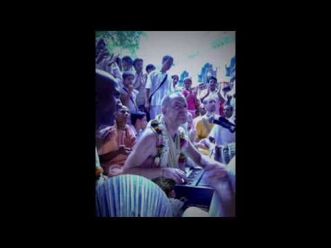 Aindra Prabhu - Ecstatic Evening Kirtan 08.05.2010