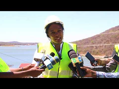 MHE. SALOME ATEMBELEA KITUO CHA KUFUA UMEME CHA MTERA