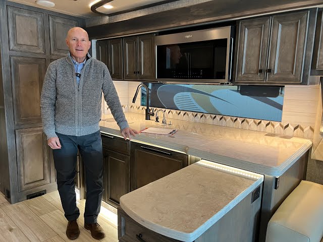 Preview image of 2023 Tiffin Allegro Bus 45 OPP (17N221739) youtube video