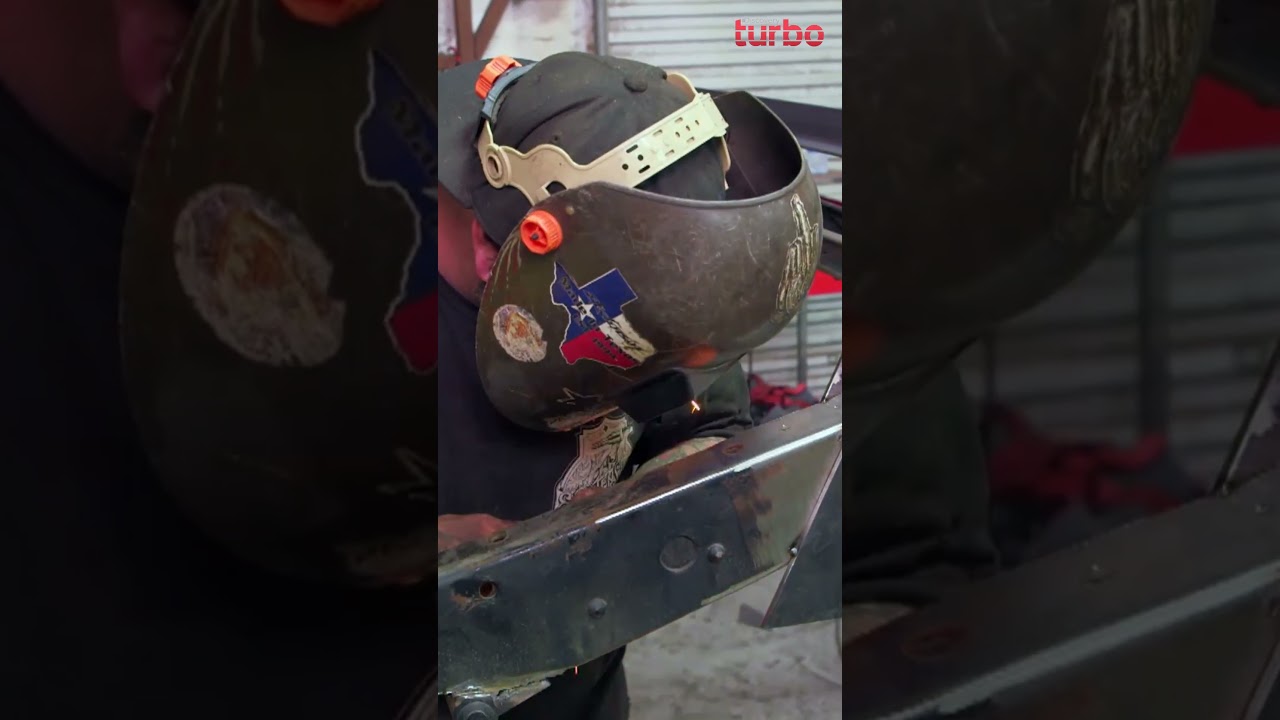 Trabalho de desmonte da Ford F-100