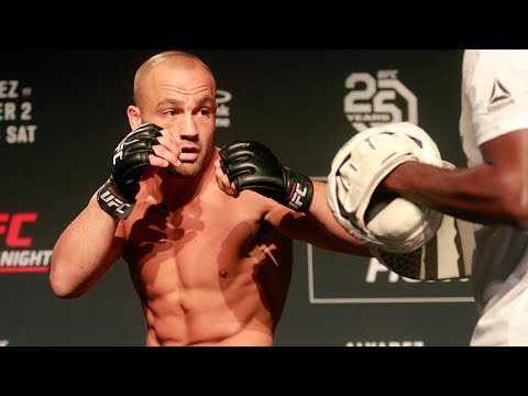 UFC Fighters host open workouts in Calgary