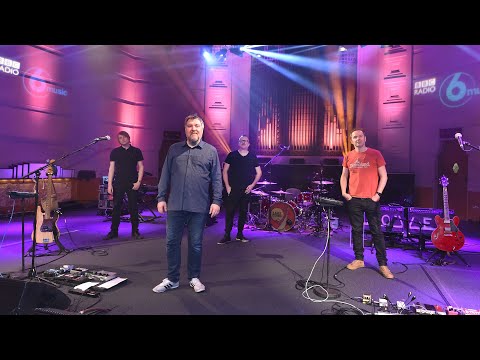 Doves - Carousels (6 Music Live Session in the Radio Theatre)