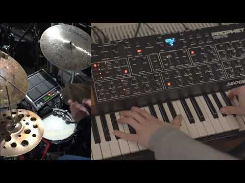 "Currents" (live performance with drums, DSI Prophet Rev2)