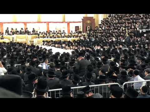 Welcoming Rabbi Yissachar Dov Rokeach to OUTREMONT (MONTRÉAL) QUEBEC CANADA