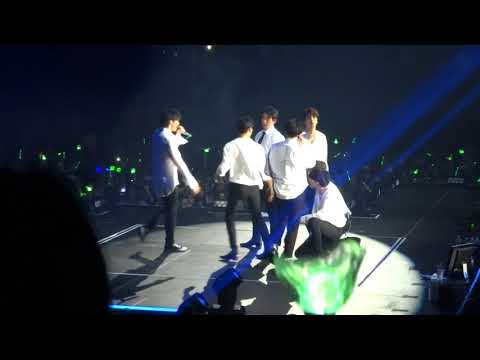 "LOOK" @ GOT7 2018 WORLD TOUR 'EYES ON YOU' IN L.A. PT 13/43