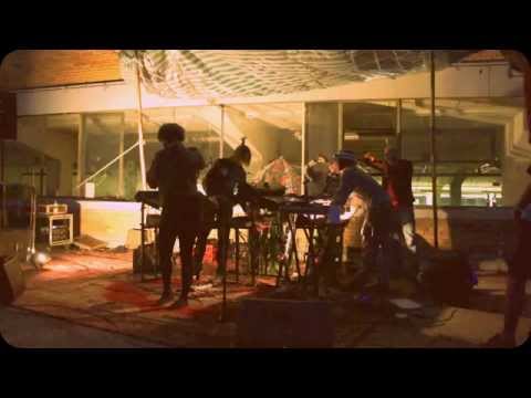 Electronic Loop Music in Live Concert