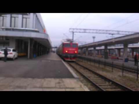 Trenul Regio 5427 Adjud-Pascani pleaca din gara Bacau