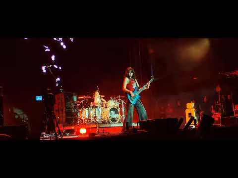 The Warning Evolve live pachuca Mexico 