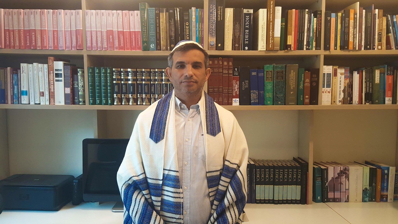 Zc 12:10. Por que tentam esconder a verdade?