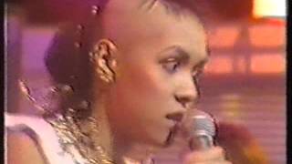 Bow Wow Wow See Jungle Cheggars Plays Pop 17/05/82