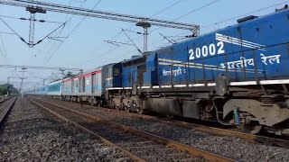 preview picture of video 'Blue Bleed LHF EMD crushed Jaugram @ 130 Kmph with INDIA'S FASTEST Diesel haul train || NJP Shatabdi'
