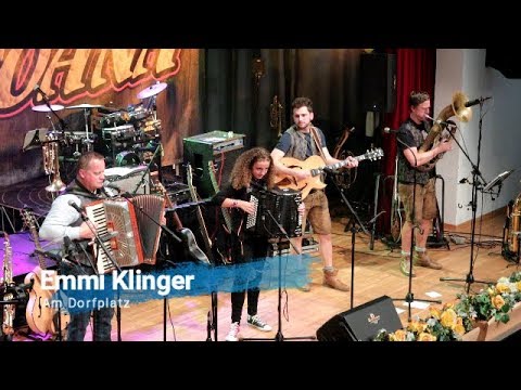 Emmi Klinger - Am Dorfplatz