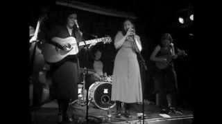 The Be Good Tanyas - I Wish My Baby Was Born (Live at The Railway Club)