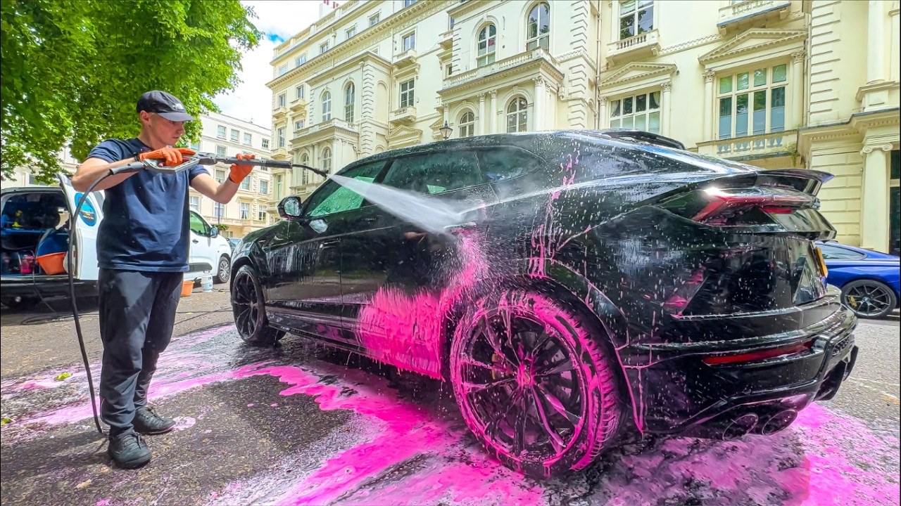 How Professionals DEEP CLEAN a Lamborghini Urus