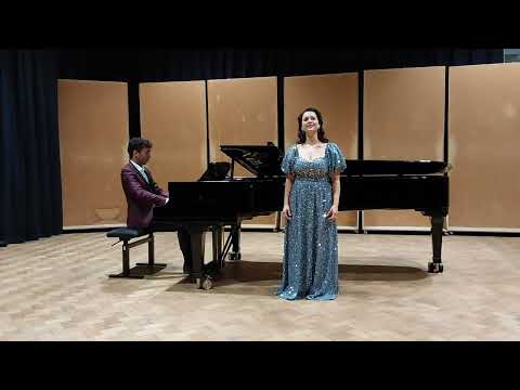 "Les Cloches" Claude Debussy by soprano Valeriia Pieters and piano accompaniment Simon-Pierre Pollin