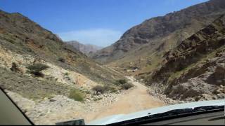 preview picture of video 'Oman off road with Luke - Le Robot'