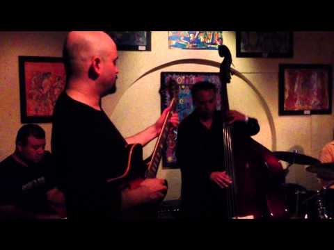 Autumn Leaves jazz club Roots 25 de mayo 2013