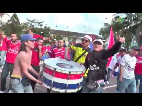"Hinchada del Medellín en Marinilla" Barra: Rexixtenxia Norte &bull; Club: Independiente Medellín