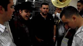 gerardo ortiz complaciendo al WP