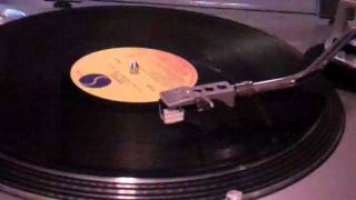 You&#39;re gonna kill that girl by The Ramones On vinyl 720p