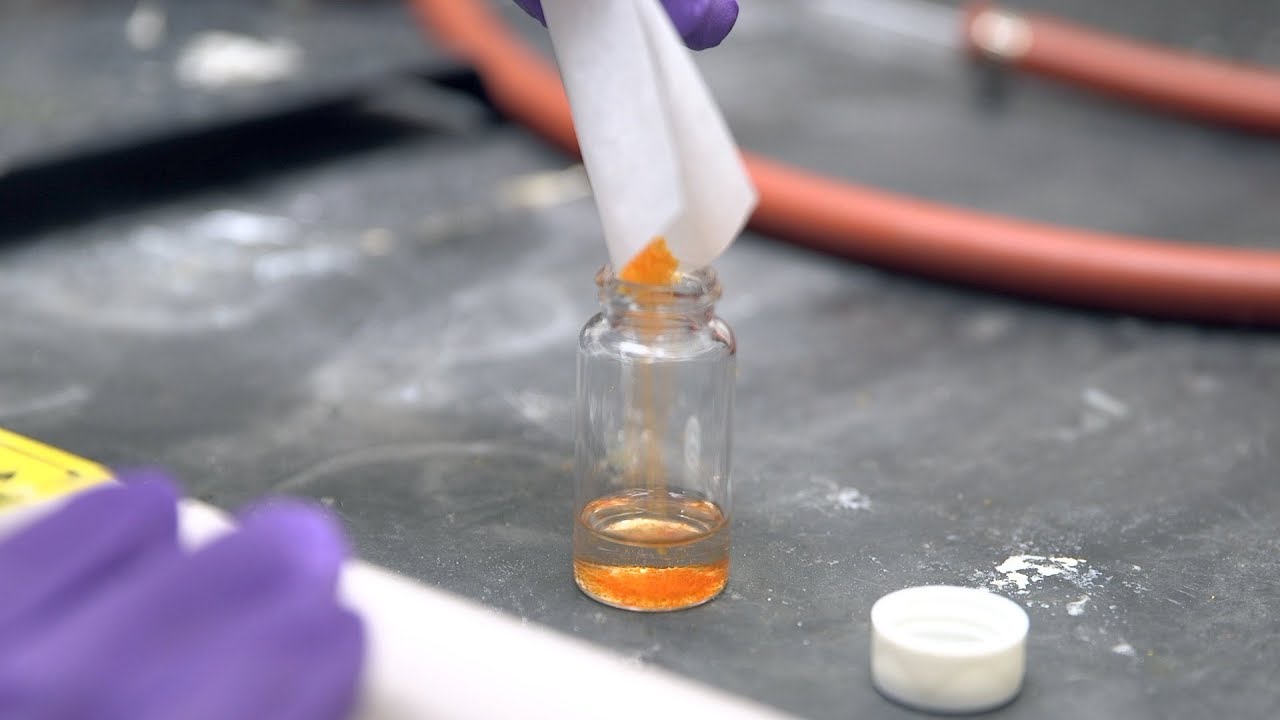 Radical polymer could conduct electricity for transparent electronics