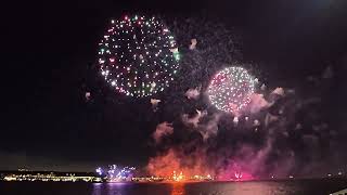 5分25秒有特寫笑臉跟愛心煙火  漁人碼頭