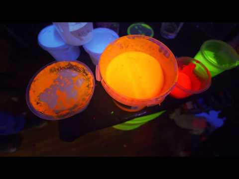 applicazione vernice fluo. fluo paint
