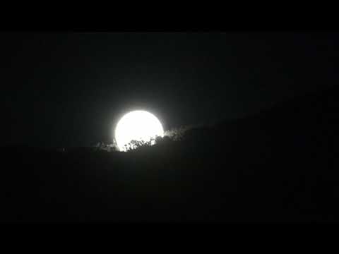 Hawaii - moonrise over Oahu - music by Franz Schubert