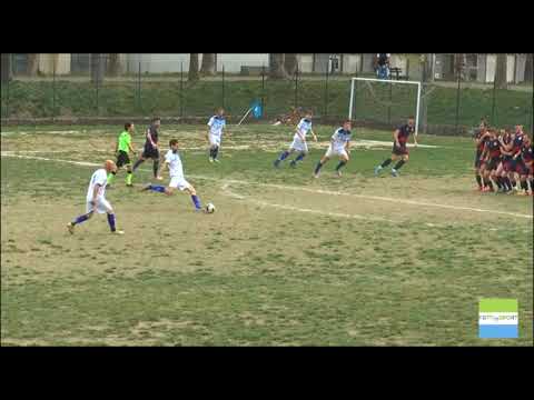 Calcio : Magistrale punizione di Riki Mendo (Strambinese) in Strambinese - Ivrea Banchette 1-2